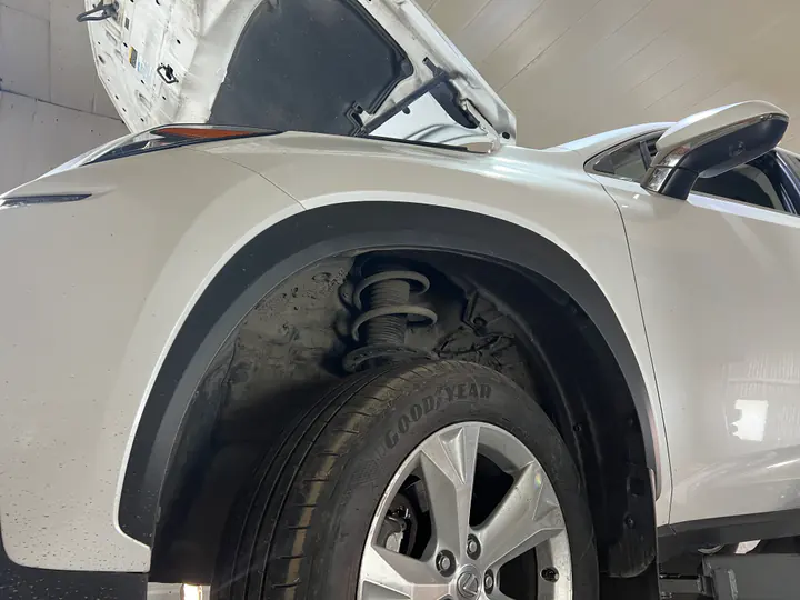 Генератор Lexus NX200t